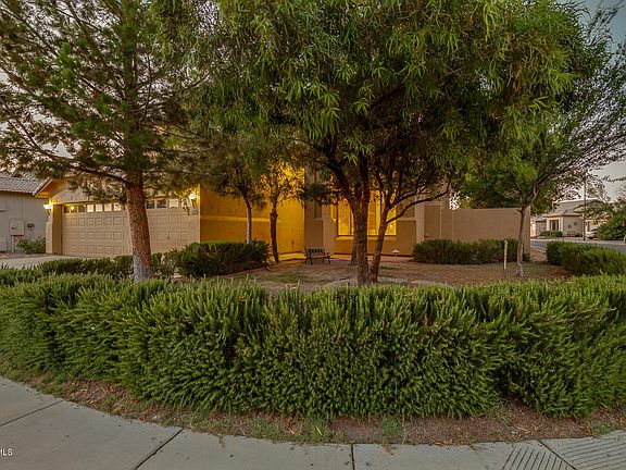 3rd image of 404 W Helena Dr
