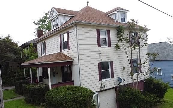 5th image of 343 Logan Ave