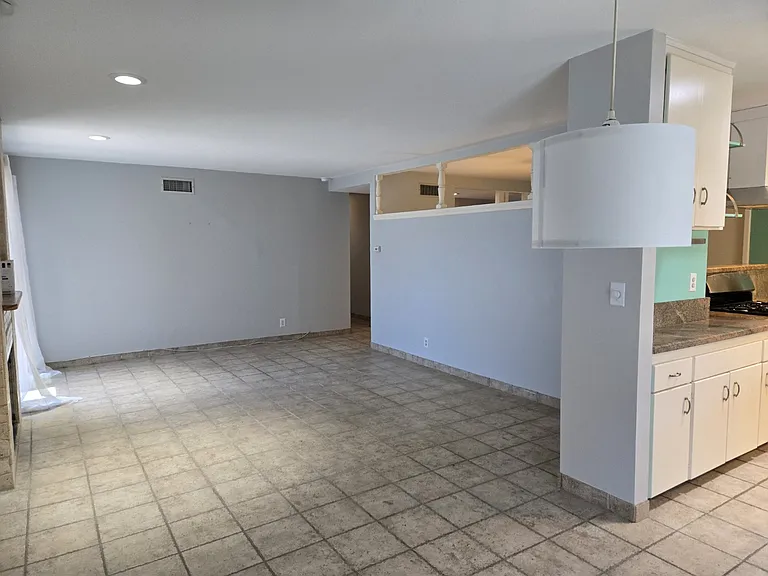 6925 Hyde Park Dr — Photo 9