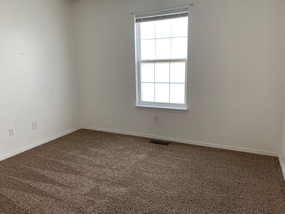 Middle bedroom with large closet