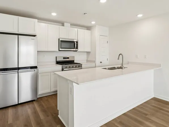 3143 Grande Trl, Yorkville, IL 60560
