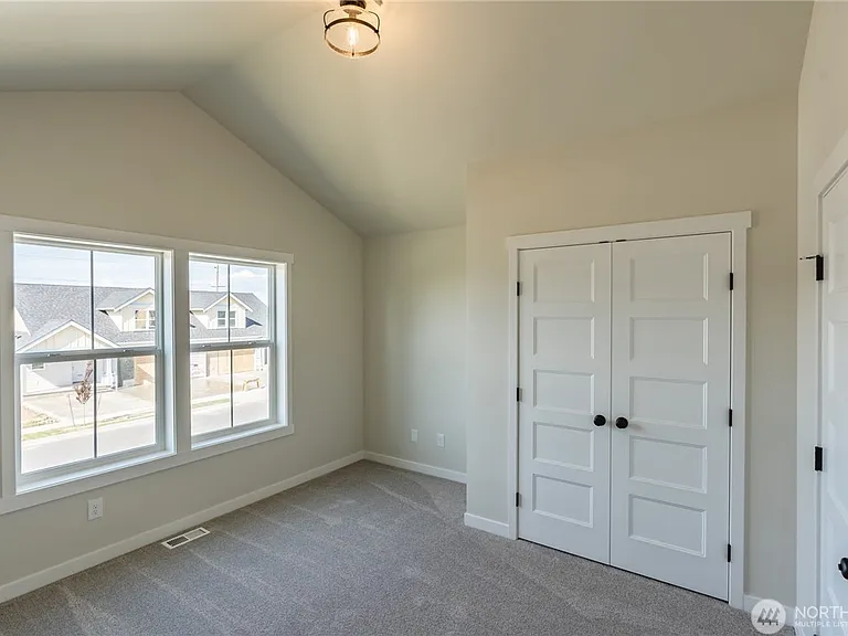 2233 Berryman Loop — Photo 16