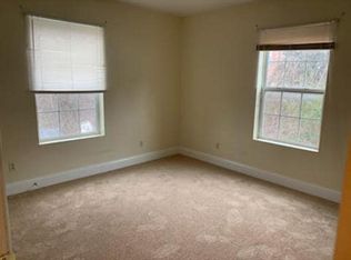 521 Beverly Ave APT 303, Morgantown, WV 26505