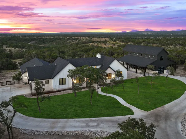 1352 E Flying Owl Dr, Johnson City, TX 78636