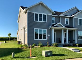 1092 Okeeffe Ave, Sun Prairie, WI 53590