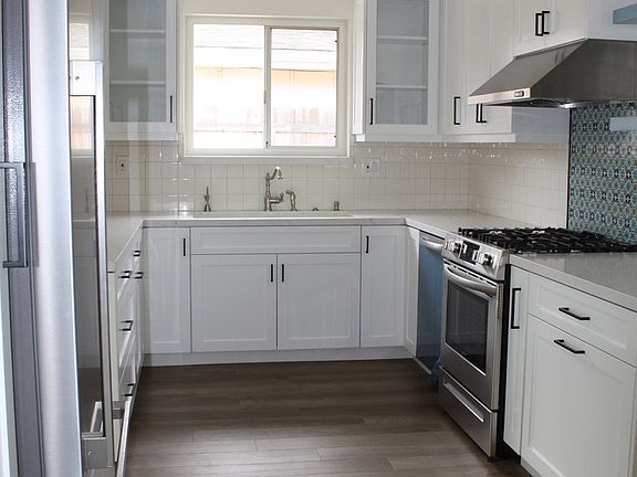3rd image of 751 Myrna Dr