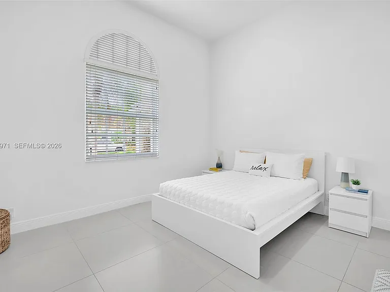 2163 Bay Ct — Photo 14