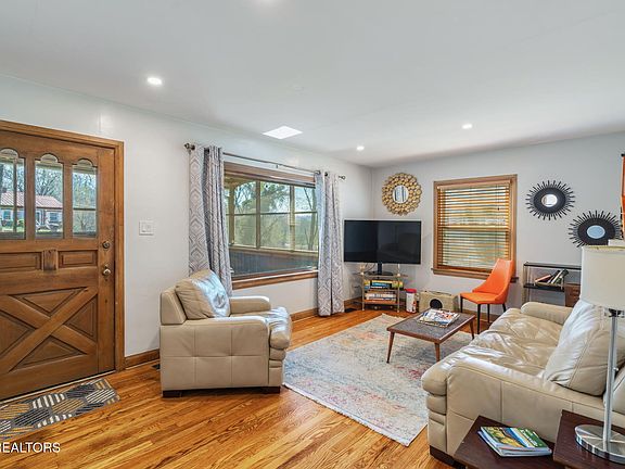 2nd image of 107 Stonewall Dr