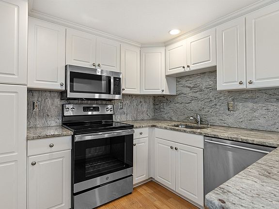 4th image of 53 Warren St APT 306