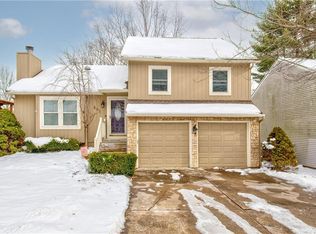 601 NE Mimosa Dr, Lees Summit, MO 64086