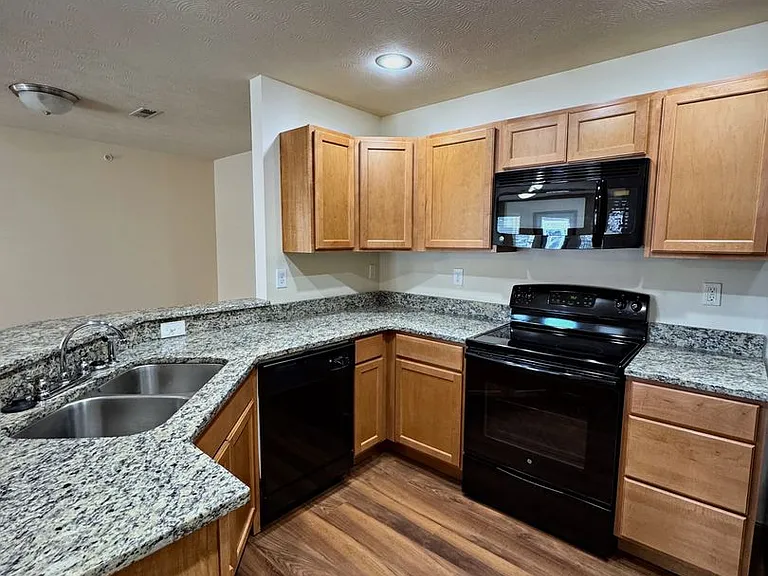 Eagle View Luxury Apartments — Photo 146