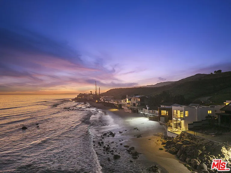 24146 Malibu Rd — Photo 24