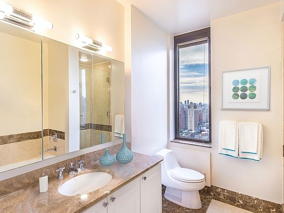 5th image of 400 E 84th St APT 39C
