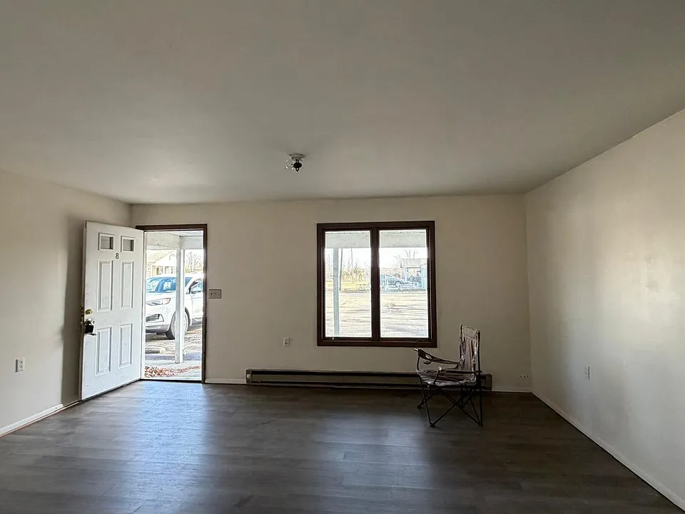 1950 N Illinois Ave #8