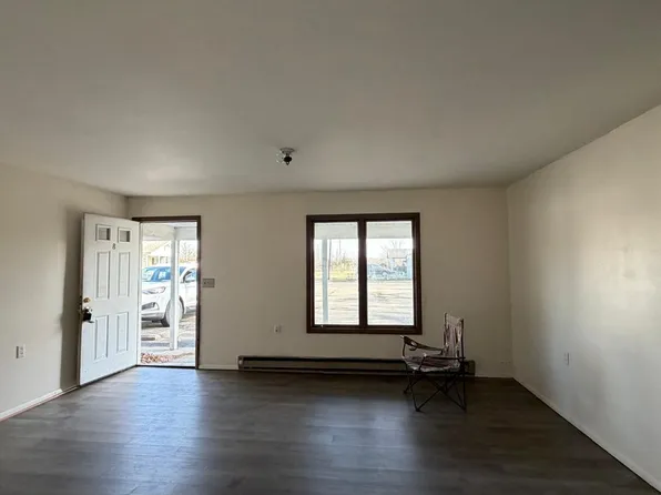1950 N Illinois Ave #8, Carbondale, IL 62901