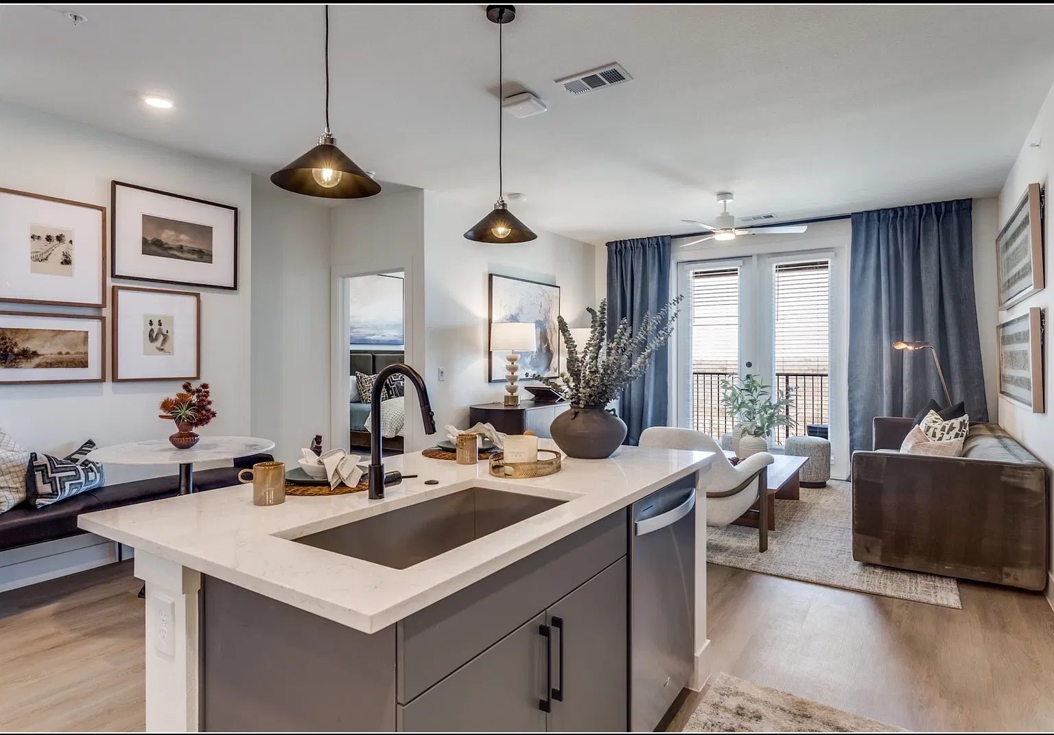 1 bed, 1.0 bath, 633 sqft, $1,460 — Photo 1