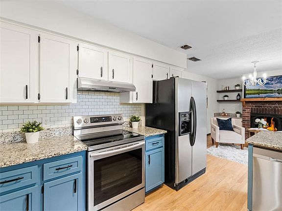 5th image of 3156 S Orleans Way