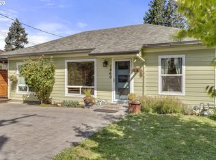 1860A Belmont Rd, Hood River, OR 97031