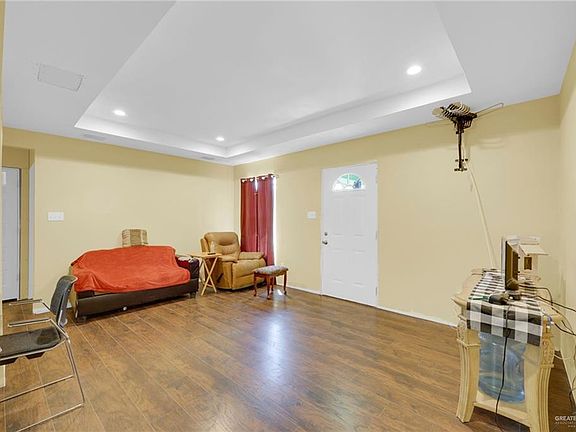 3rd image of 1316 Cottonwood Dr