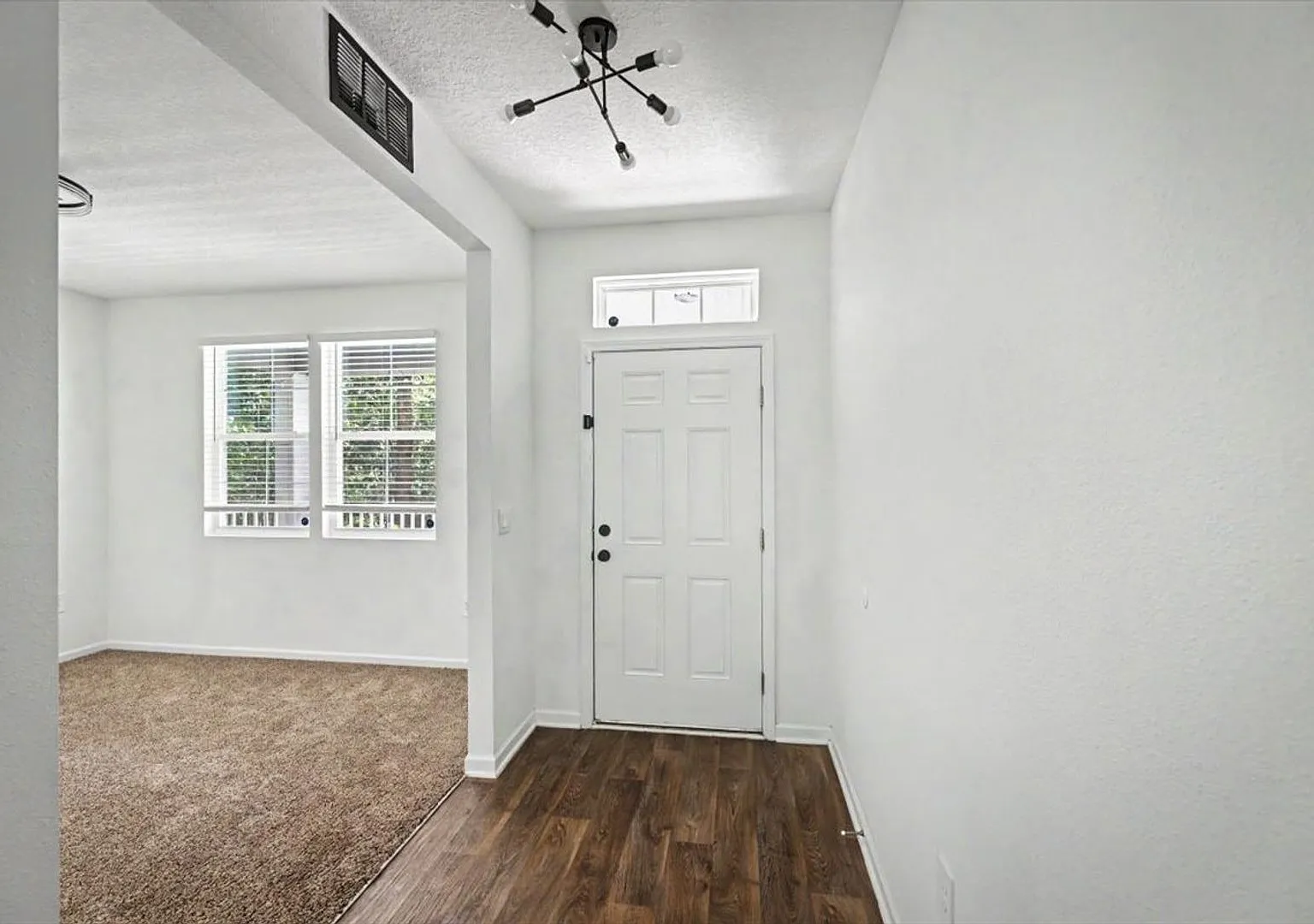 2023-Built 5BR Cul-de-Sac Home with Fenced Yard & Resort Amenities — Photo 4