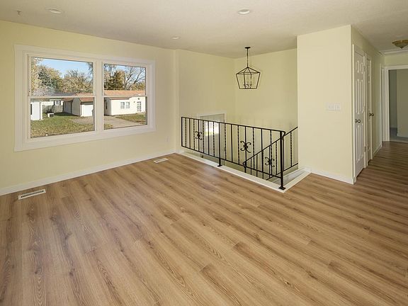 3rd image of 2109 W 68th St