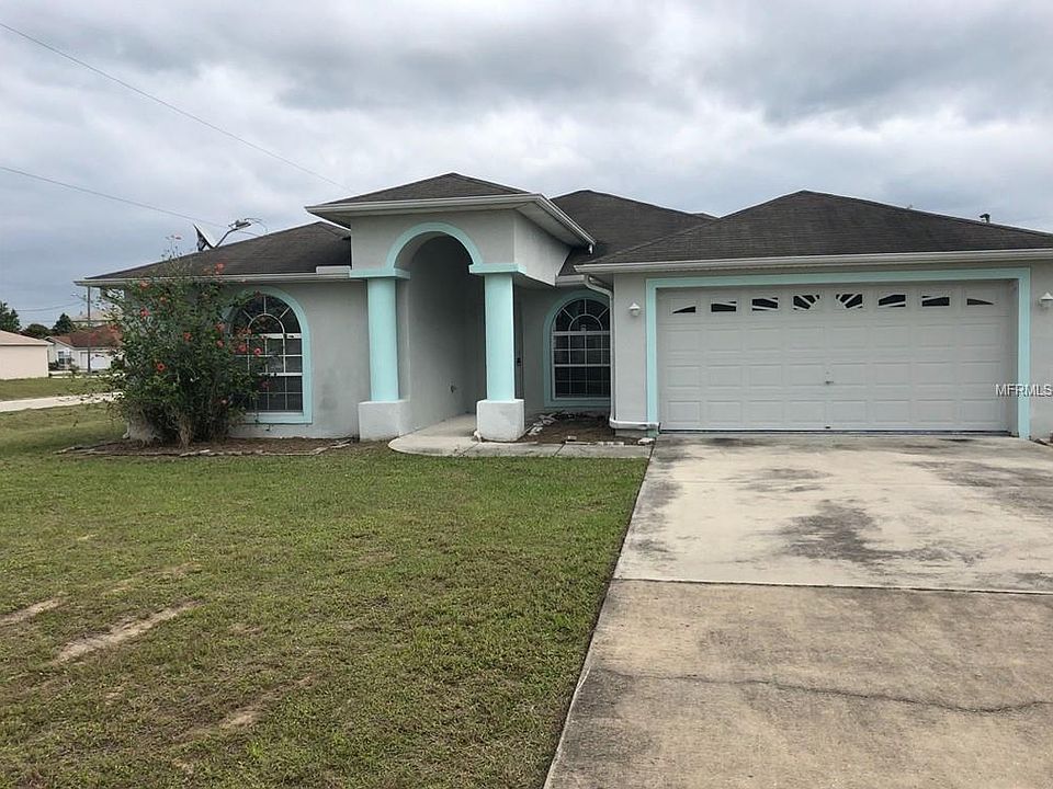 1st image of 302 Drum Ln