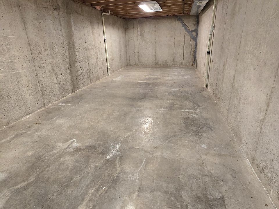 2nd image of 108 S Larand Dr