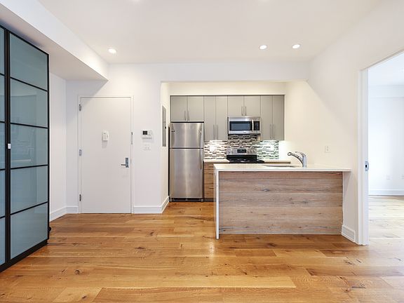4th image of 95 Kingsland Ave APT 3B