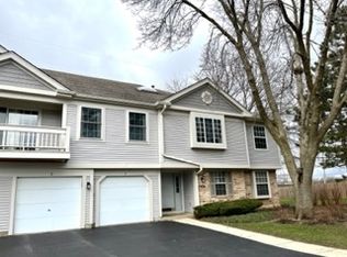 1268 Bradwell Ln APT B, Mundelein, IL 60060