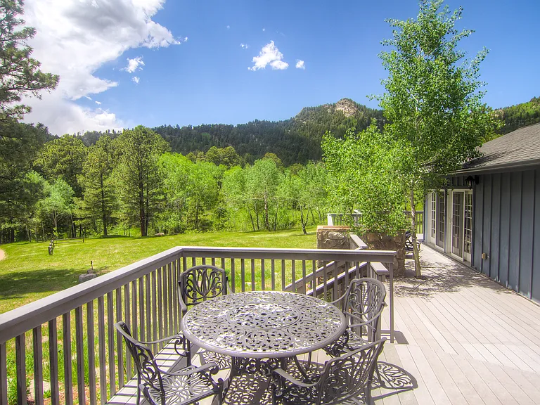 841 Lakeshore Dr — Photo 32