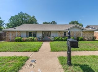 2714 Whispering Trail Cir, Pantego, TX 76013