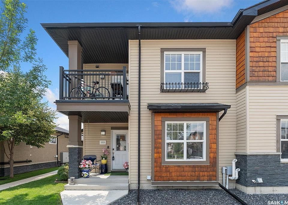 1st image of 1015 Patrick Cres #203