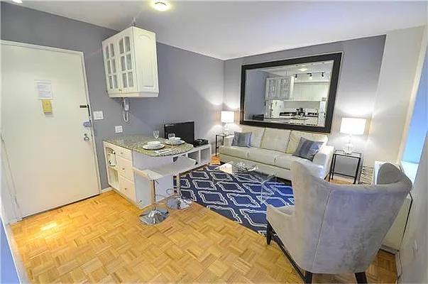 Rented by Global Realty Opportunities | media 43