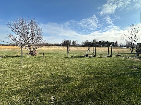 3rd image of 1055 George Rock Dr