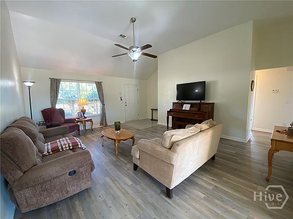 4th image of 509 Colquitt Lane