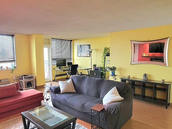 3rd image of 100 Manhattan Ave APT 907