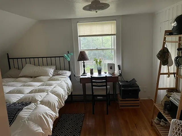 Bedroom (Fits Queen Size Bed)