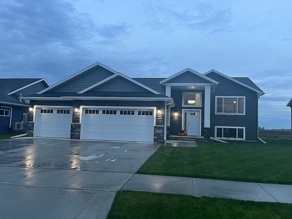 1st image of 3273 45th Ave S