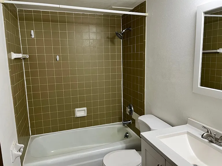 630 E Lincoln Ave — Photo 15