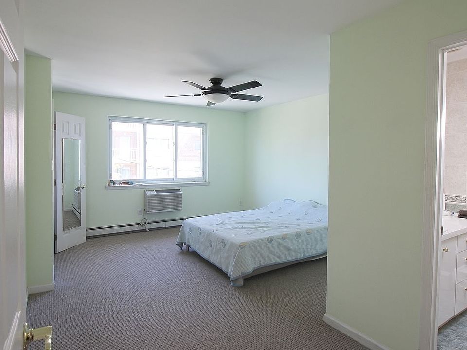 1st image of 13538 Coolidge Ave #3