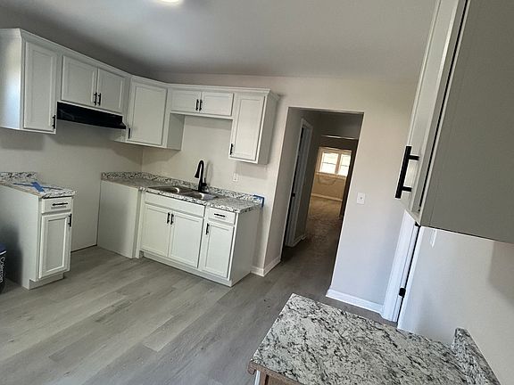 5th image of 714 S 40th St #2