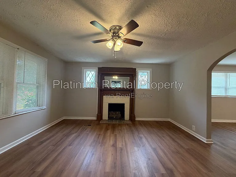 3224 Forrest Hills Dr SW — Photo 5