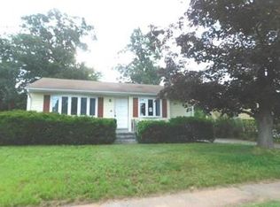 14 Roxbury Rd, East Hartford, CT 06118