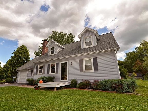 2nd image of 5215 Laura Ln
