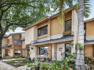 124 Wimbledon Lake Drive, Plantation, FL 33324