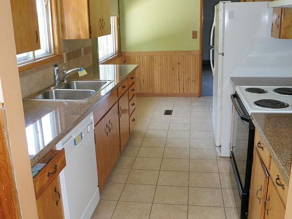 4th image of 9709 NE Hazel Dell Ave