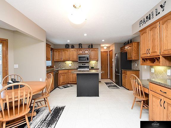 4th image of 16916 Karen St