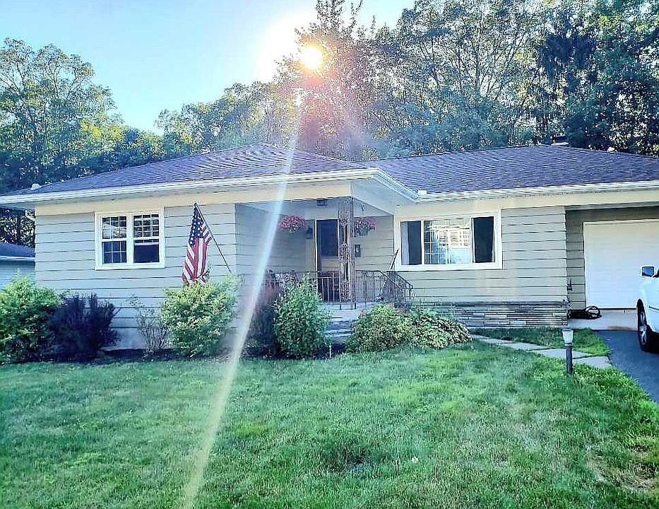 1st image of 219 Seymour Ave