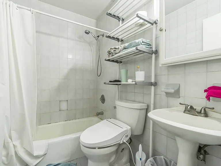 318 Hudson St #B — Photo 22