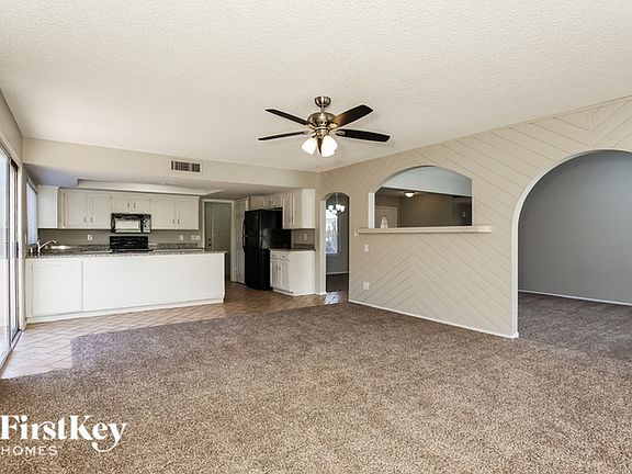 4th image of 4910 W Christy Dr